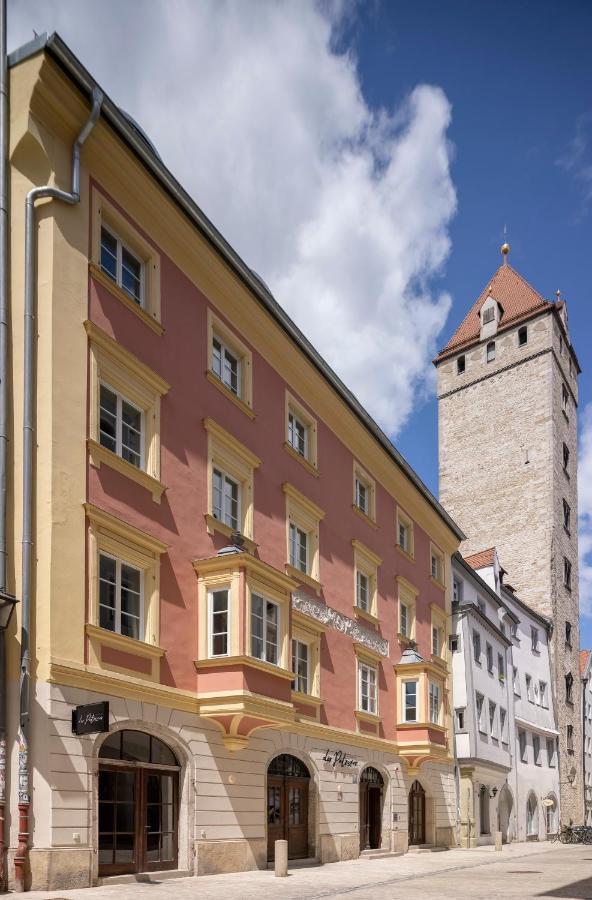 Altstadthotel Der Patrizier Regensburg Exterior photo